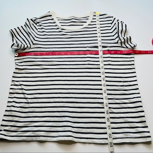 Madewell Crewneck Cotton Navy Blue White Stripe Pocket Tee Size Medium - Picture 9 of 9